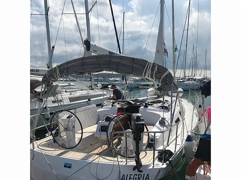 Bavaria Cruiser 37
