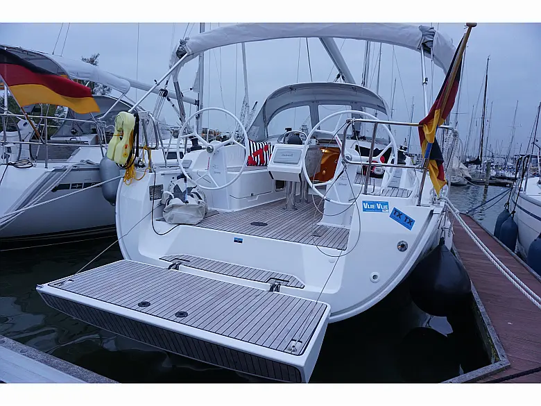 Bavaria Cruiser 37