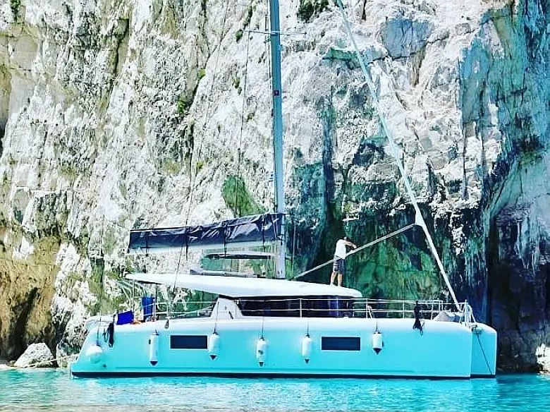 Lagoon 42