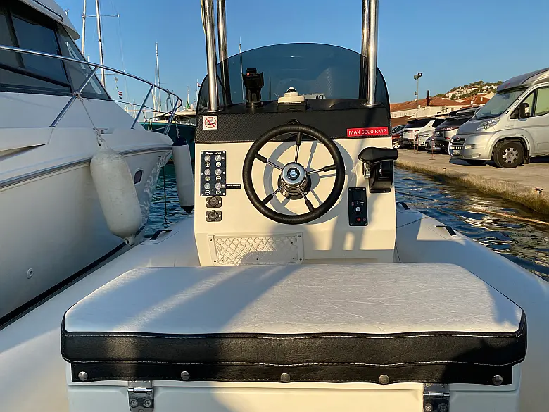 Falkor 22