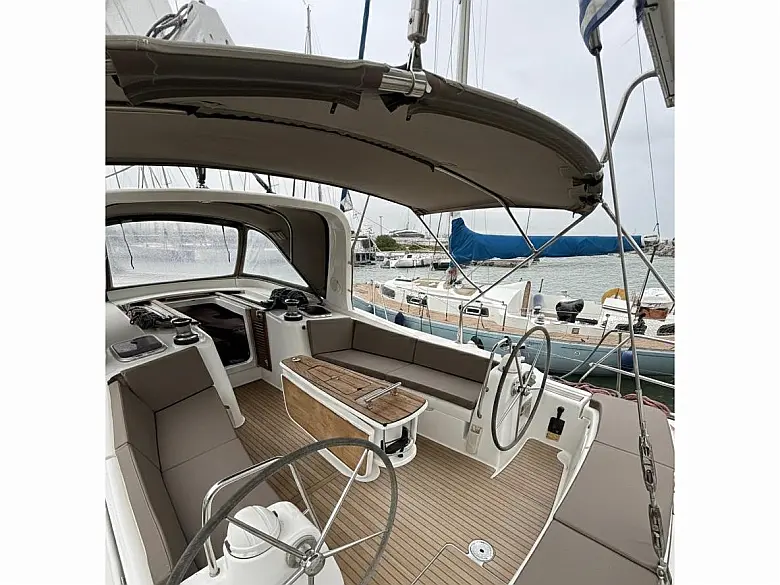 Oceanis 50 Family