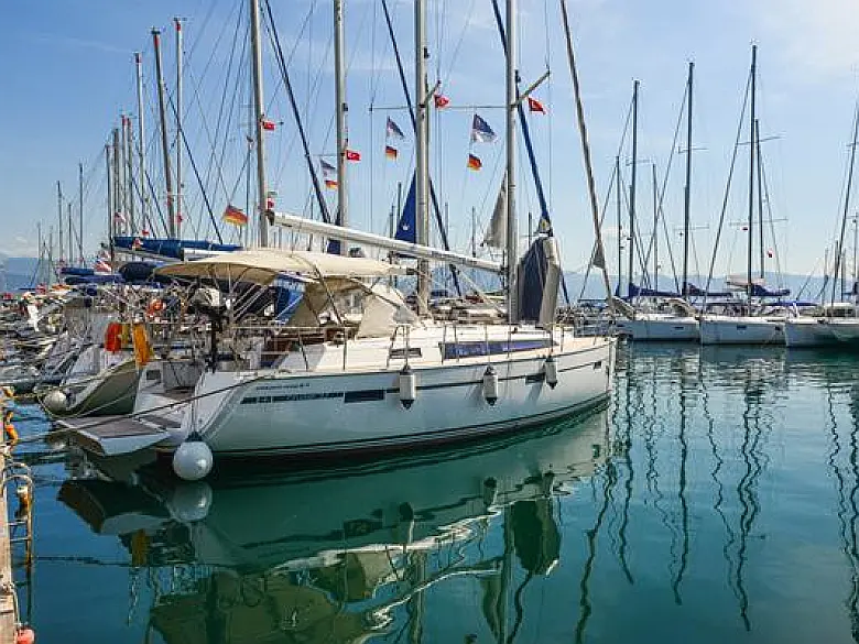 Bavaria Cruiser 37